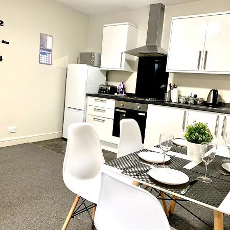 Free, Large Car Park Apartment Wakefield Ngoại thất bức ảnh