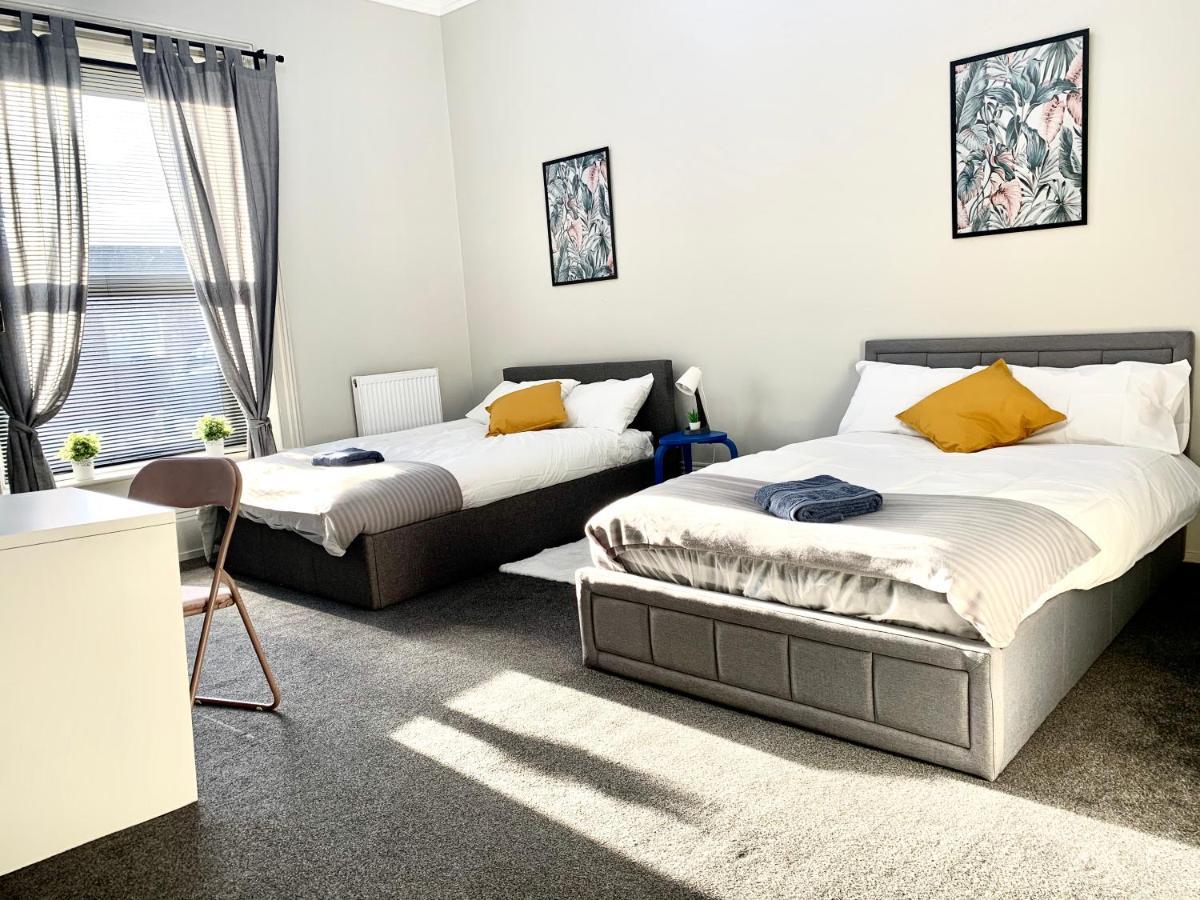 Free, Large Car Park Apartment Wakefield Ngoại thất bức ảnh