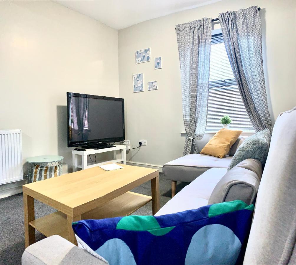 Free, Large Car Park Apartment Wakefield Ngoại thất bức ảnh