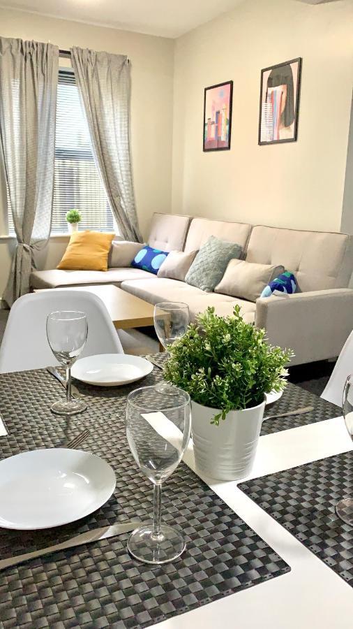 Free, Large Car Park Apartment Wakefield Ngoại thất bức ảnh