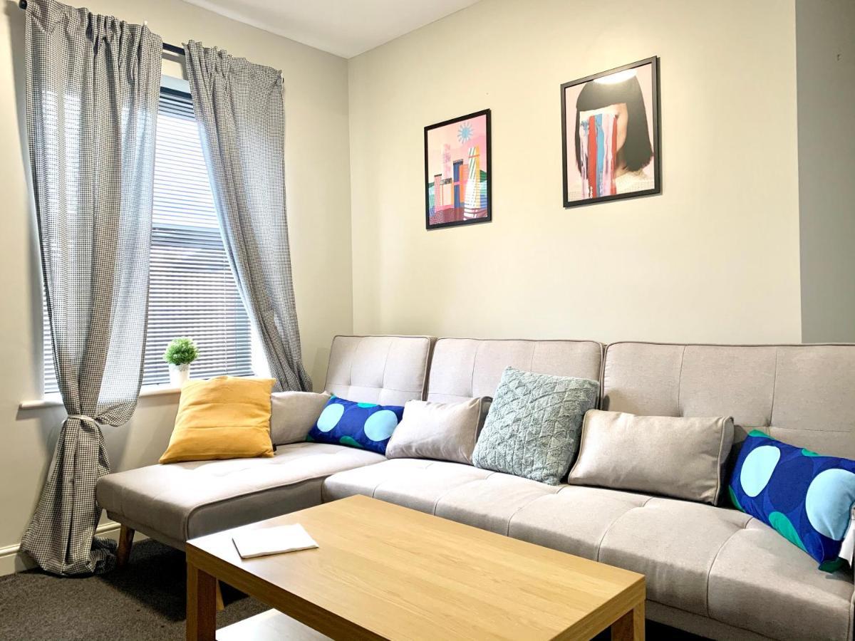 Free, Large Car Park Apartment Wakefield Ngoại thất bức ảnh